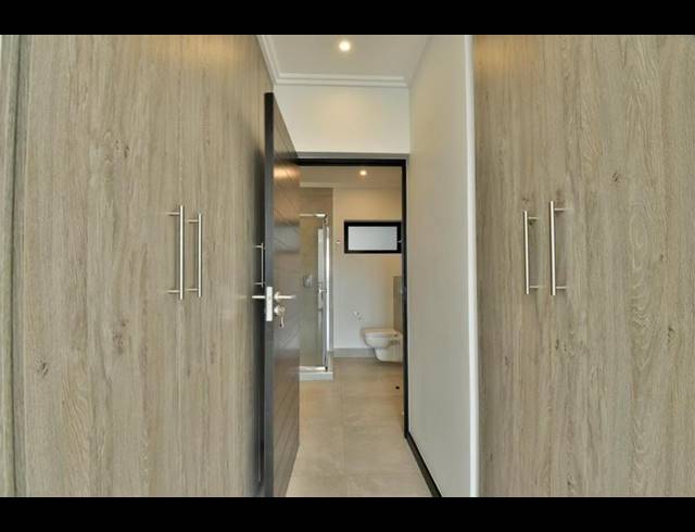 2 BEDROOM APARTMENT FOR SALE IN SANDTON CENTRAL